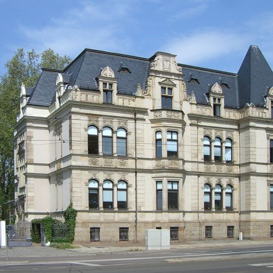 Doppelvilla Karl-Tauchnitz-Straße 10; 10b