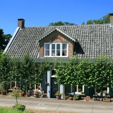 Waalbandijk 12, Varik