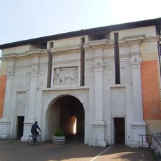 Porta Santi Quaranta