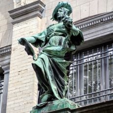 Statua