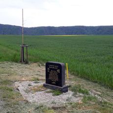 Památník výsadby lipové aleje u Hlinců