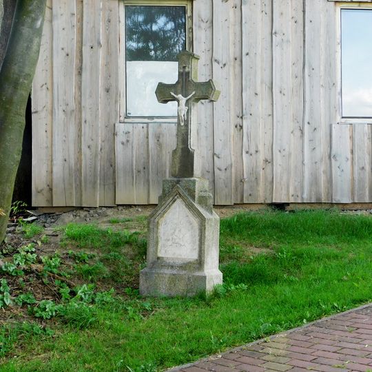 Kříž u hřiště ve Střížkově