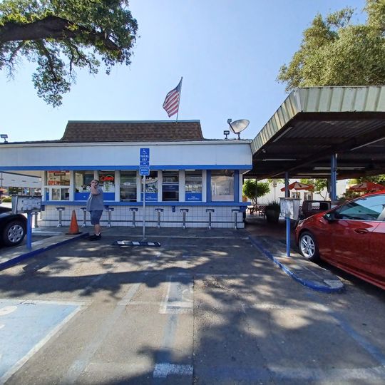 H & W Drive-In