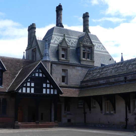 Former Postillions House at south-east corner of Stable Yard