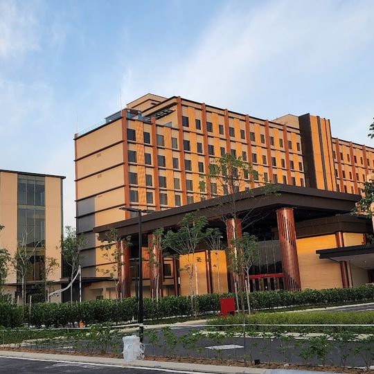 M Resort & Hotel