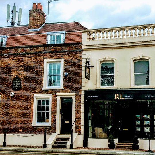 32-44, High Road E18