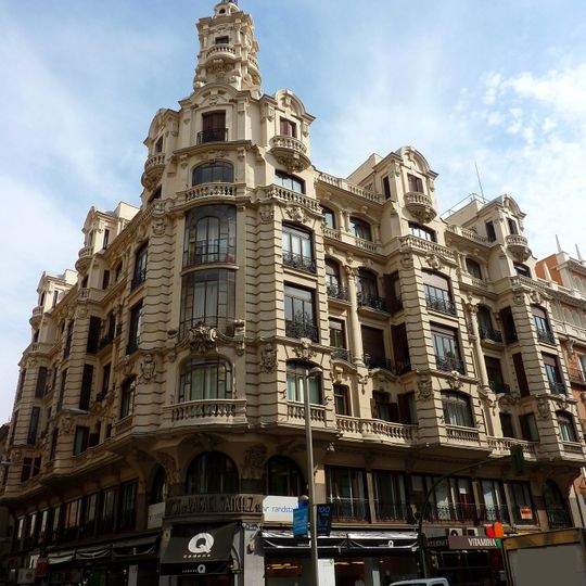 Viviendas y oficinas para Rafael Sánchez