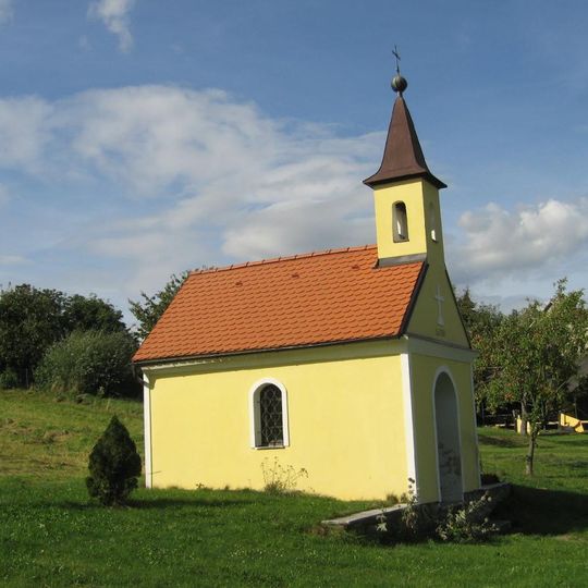 Kaple ve středu Tisku