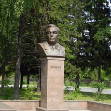 Памятник Окуневу