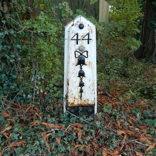 Milepost, Ridgewood, Lewes Road, just S of jct with New Road