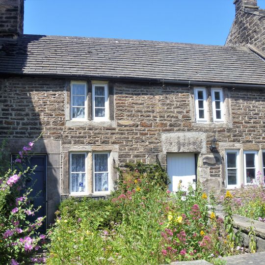 Valerian Cottage And Attached Cottages To West