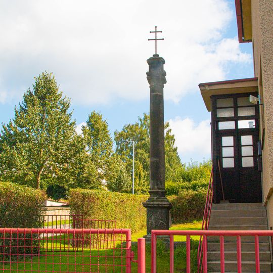 Boží muka ve Velké Ledhuji na křižovatce ulic Jiráskova a Hvězdecká