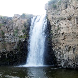 Ulaan Tsutgalan Waterfall