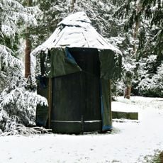 Huis Doorn: houten prieeltje