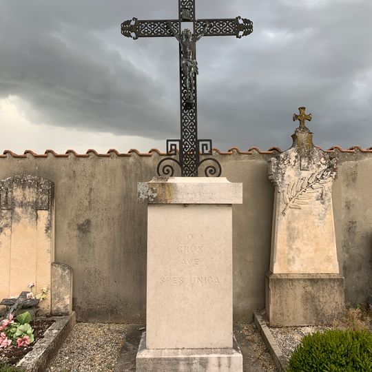 Cemetery cross of Pizay