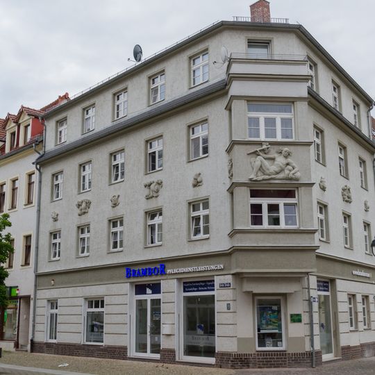 Wohnhaus in geschlossener Bebauung in Ecklage Niedermarkt 22