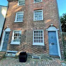 9 And 10, Castle Banks