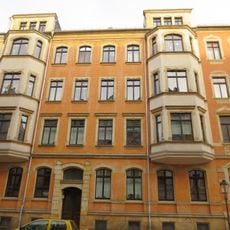 Mietshaus in geschlossener Bebauung Rudolf-Breitscheid-Straße 16