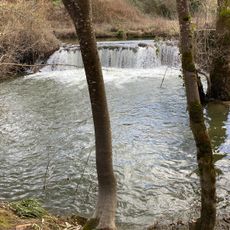 Baignade avec cascade