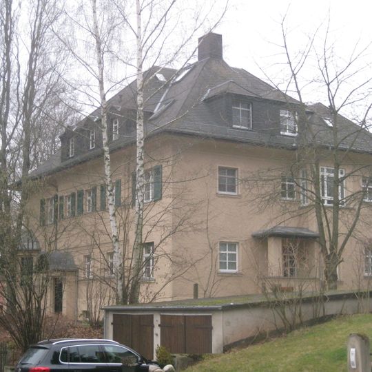 Villenartiges Wohnhaus mit Garten und Einfriedung Liliencronstraße 9