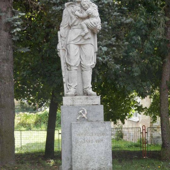 Pomník Rudoarmějce ve Slavonicích