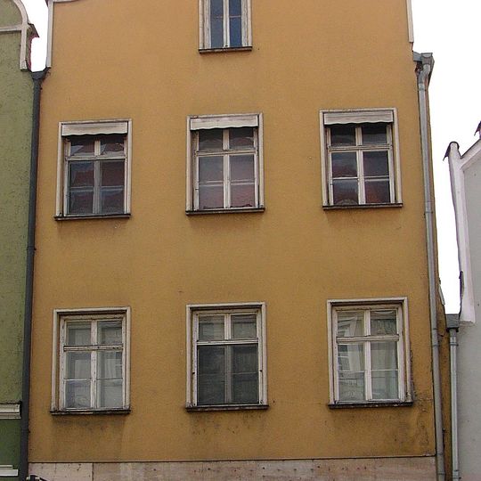 Wohn- und Geschäftshaus