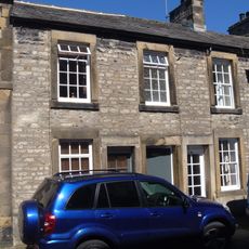 6 And 8, Horse Market