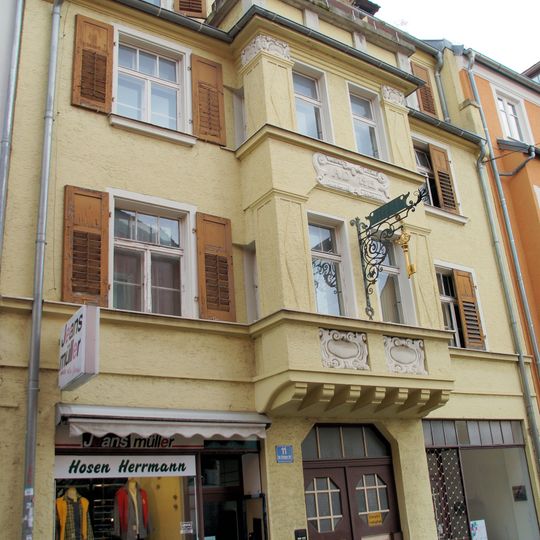 Wohn- und Geschäftshaus