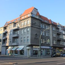 Mietwohnhäuser Klosterstraße 5-11, Altonaer Straße 2, Borkumer Straße 1, 20, Brunsbütteler Damm 1