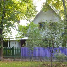 Улица Поленова 11