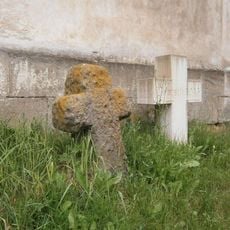 Smírčí kříž v Budišově nad Budišovkou u kostela