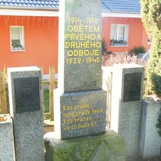 Pomník padlým u obecního úřadu v Zelené