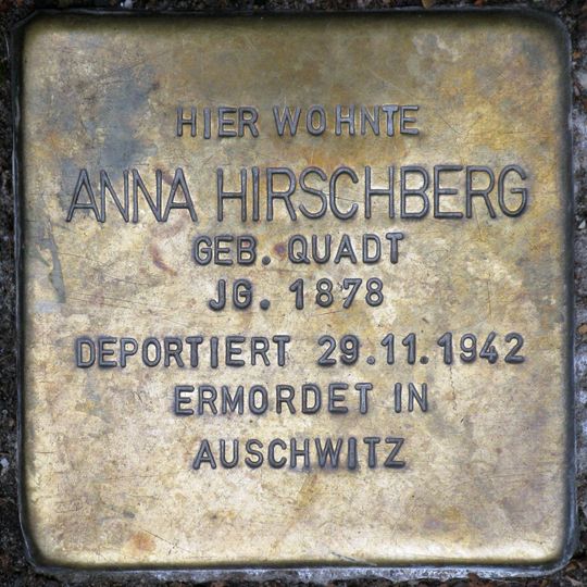 Stolperstein en memoria de Anna Hirschberg