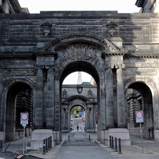 82 George Square, City Chambers, South Screen Archway