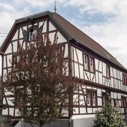 Heisterbacher Straße 124