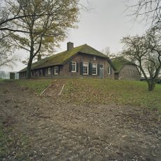 Zuideinde West 36, Kamperveen