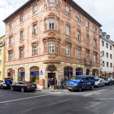 Wohn- und Geschäftshaus