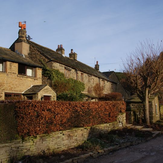 Rose Cottage And Brookside