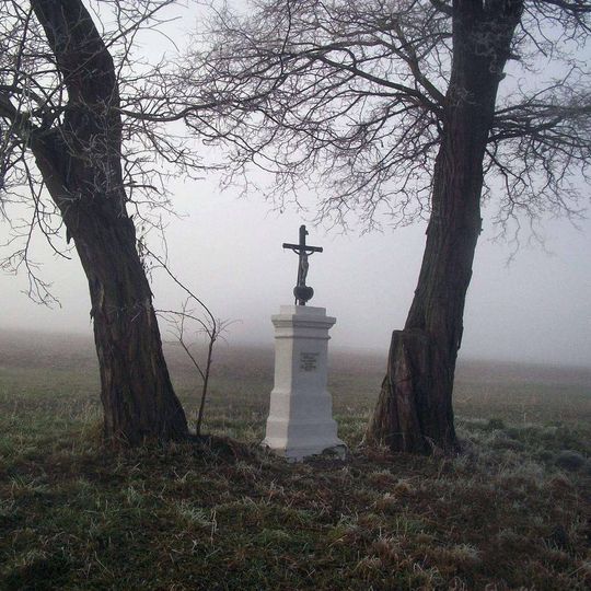 Kříž východně od Oplota