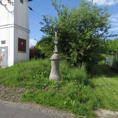 Kříž západně od Nekvasov