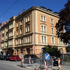 Wohn- und Geschäftshaus