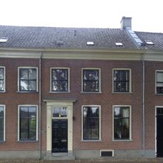 Weeshuiswal 6, Buren