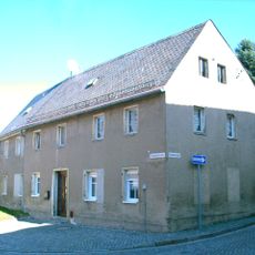 Wohnhaus, nach links Anbau mit Knick in Straßenführung Rietschelstraße 20