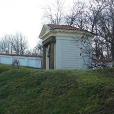Kaplička v zahradě Císařského mlýna v Bubenči