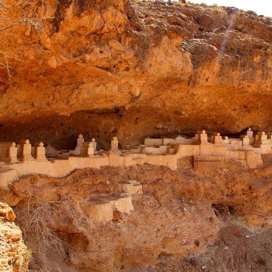 Haftad Molla Cemetery