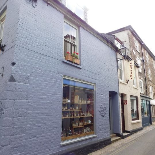 6 And 8, Fore Street