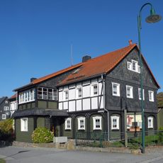 Pestalozzistraße 27