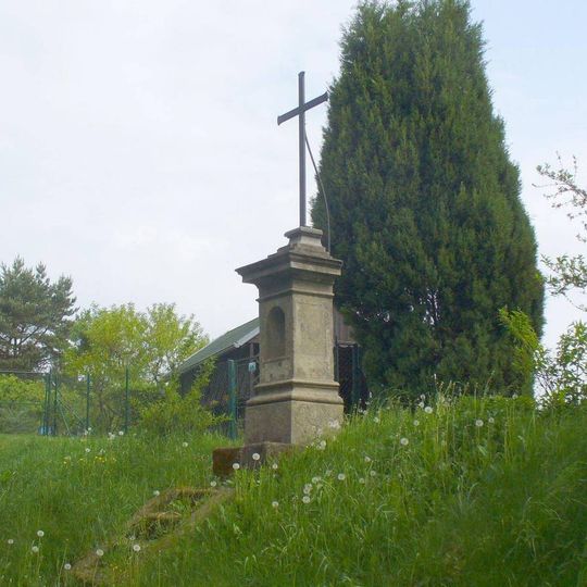 Kříž v Zahradní ulici v Dubé