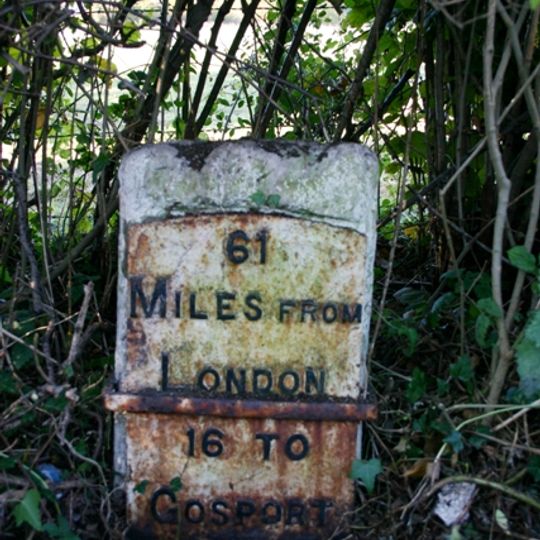Milestone, Manor Farm Cottages