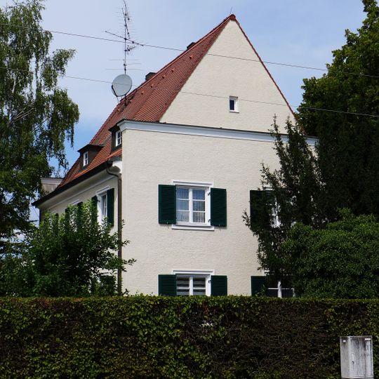 Verwaltungs- und Wohngebäude der ehemaligen Stadtgärtnerei Pasing